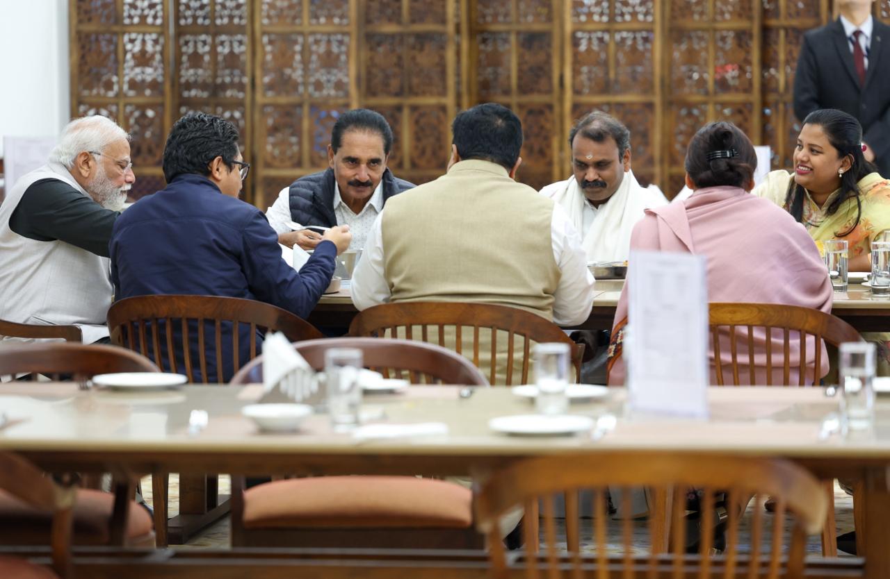 modiholdslunchpecharchaatparliamentcanteen