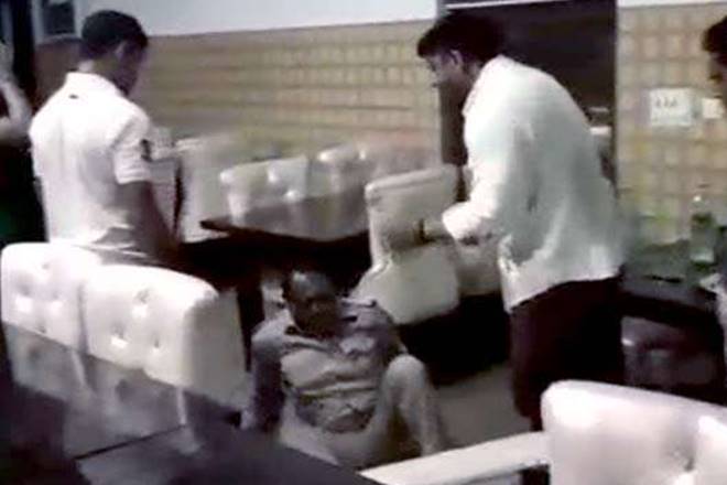 watch:bjpcouncillorthrashesupsubinspectorinmeerut