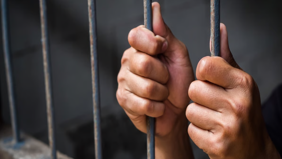 Fake CMO official, 3 others booked for duping jeweller of Rs 2.8 cr in Mumbai