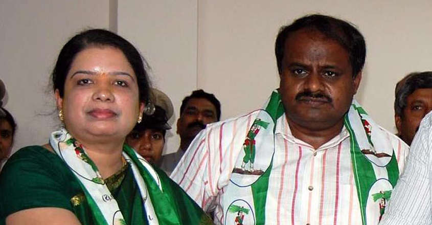 karnatakabypolls:congjd(s)leadin2lsand2assemblyseatsbjpaheadinonelsseat