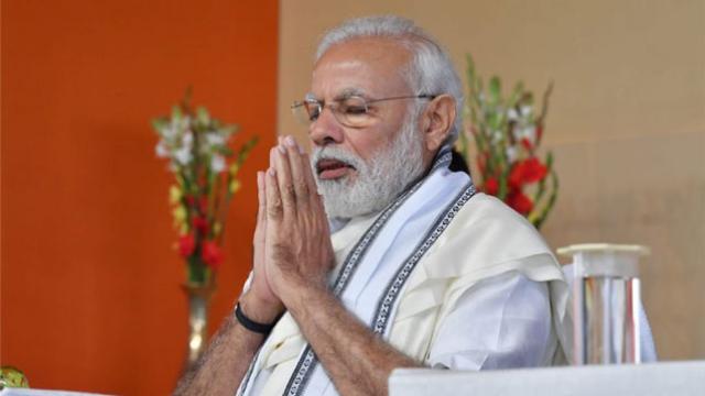 pmmodipaystributestomartyrsofpulwamaattack