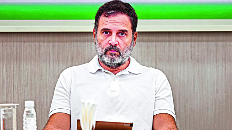scpullsuprahulgandhioverremarksonsavarkarwarnsofsuomotuaction