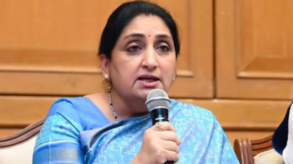 NCP Leadership Challenge, Notice To Sunetra Pawar