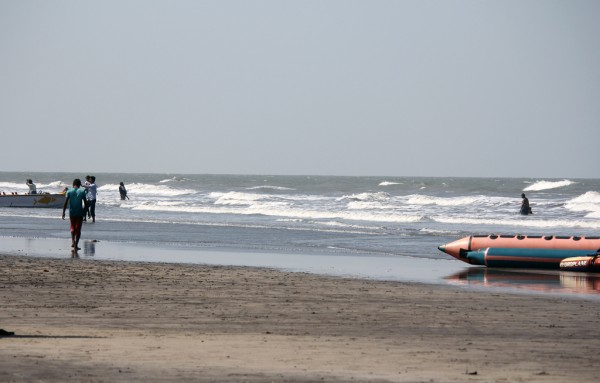 14studentsonpicnicdrownoffmurudbeachinraigaddist