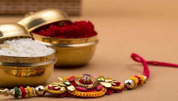 mp:aheadofrakshabandhanpeoplethrongmarketsinindore