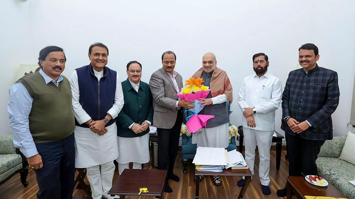 mahayutileadersmeetunionhomeministeramitshahtodiscussgovernmentformationinmaharashtra
