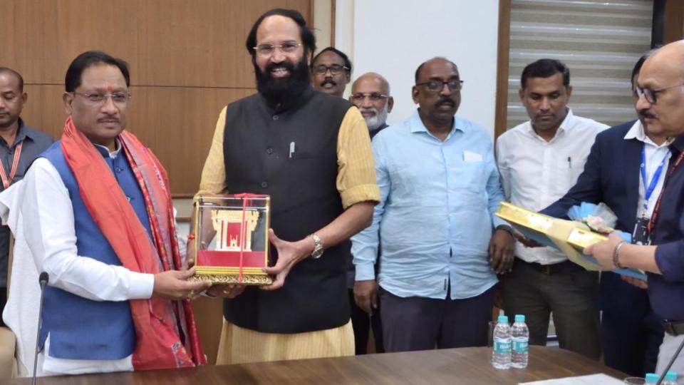 Uttam meets Chhattisgarh CM, seeks NOC for Sammakka-Sarakka project