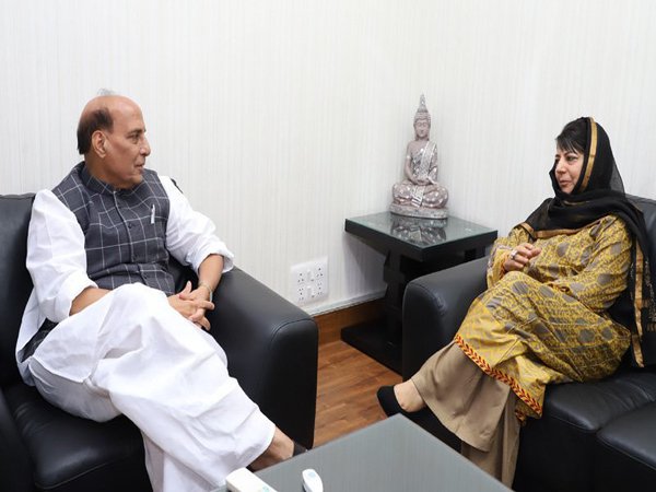 jkcmmehboobaandrajnathdiscussspurtinviolenceinkashmirvalley