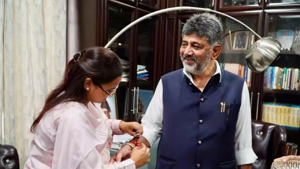 Jharkhand Minister Shilpi Neha Ties Rakhi to Shivakumar