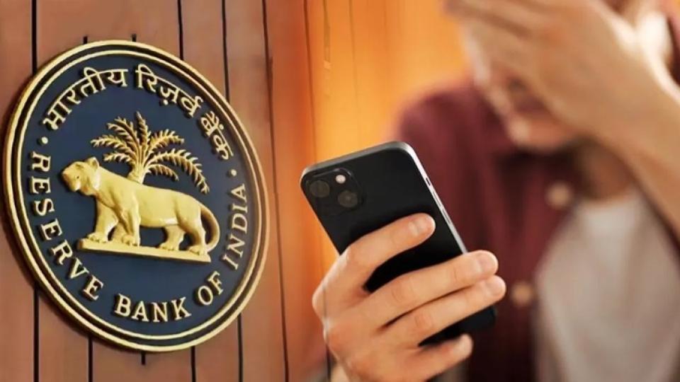 RBI may allow lenders to lock phones on EMI default