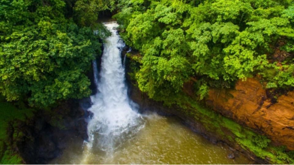 goabansswimminginwaterfallsabandonedquarries