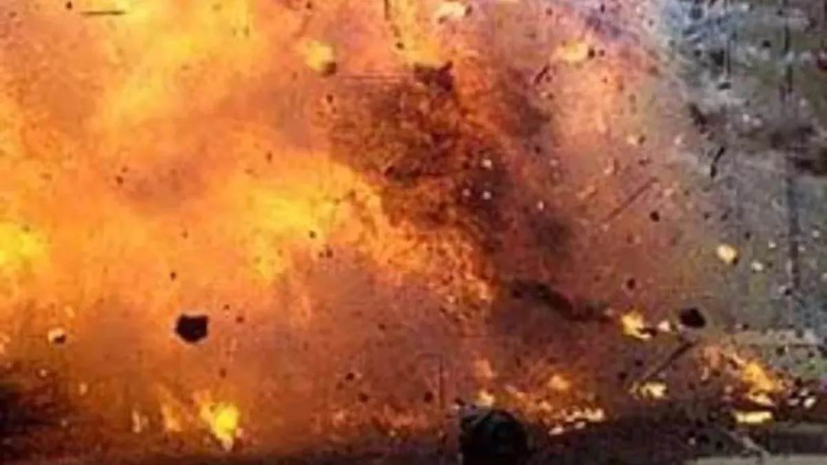 5feareddeadinmassiveexplosionatordnancefactoryinmaharashtrasbhandara