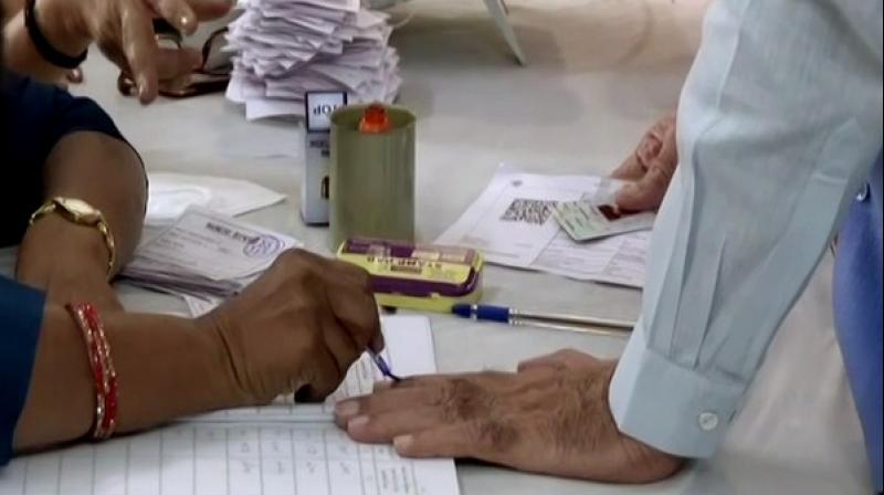 votingbeginsforsecondphaseofassemblypollsinchhattisgarh