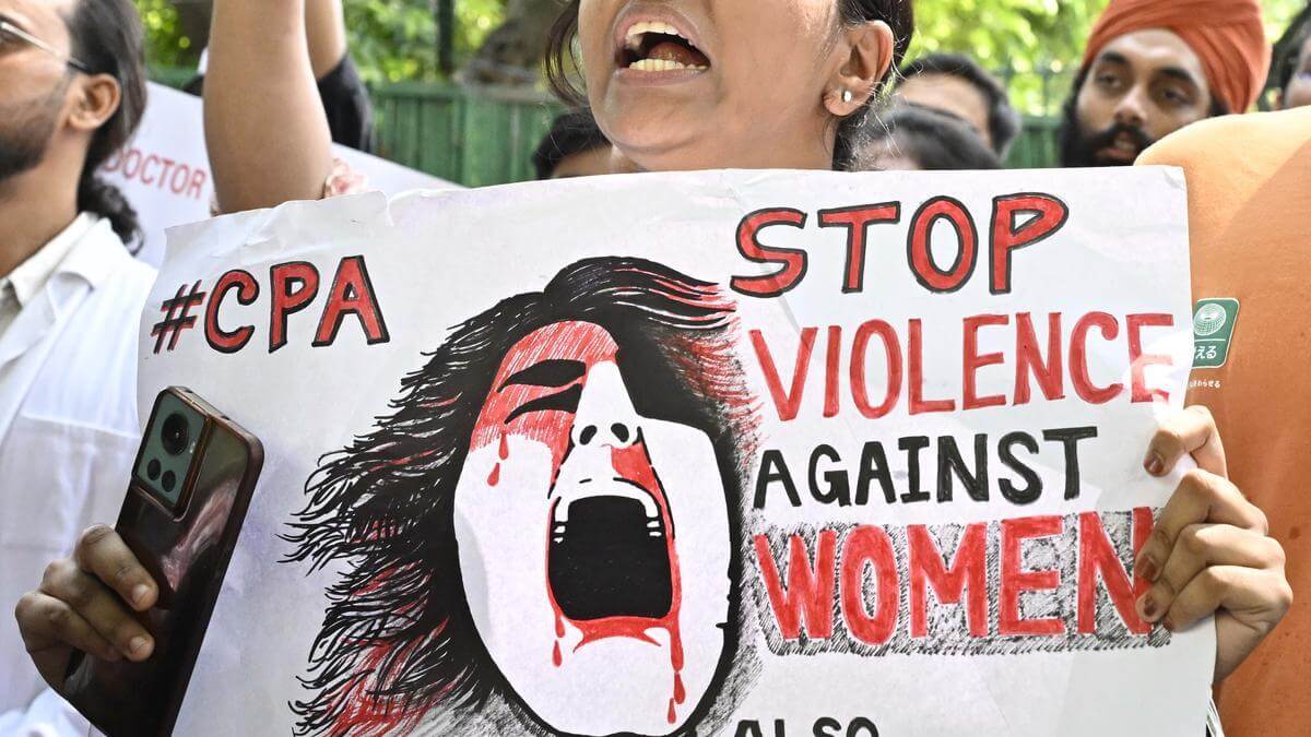 congressworkersholdprotestmarchoverkolkatarapemurder