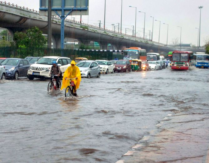 heavyrainslashdelhiontuesday