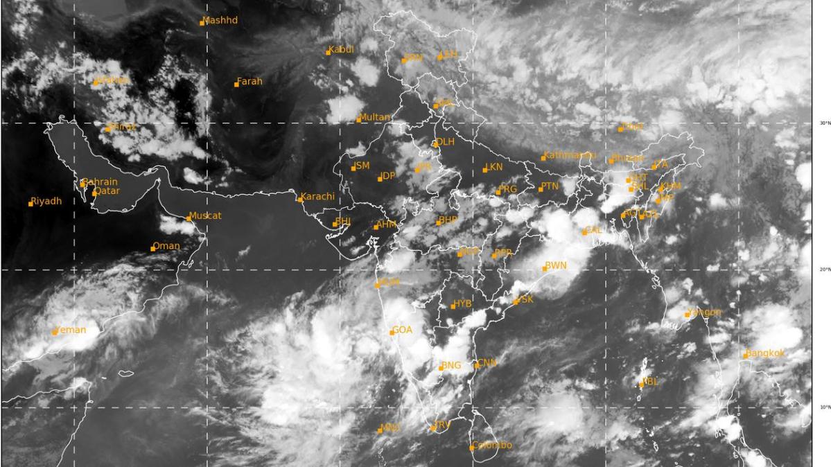 cyclonenisargatomakelandfallbetweenharihareshwaranddamancoast:imd