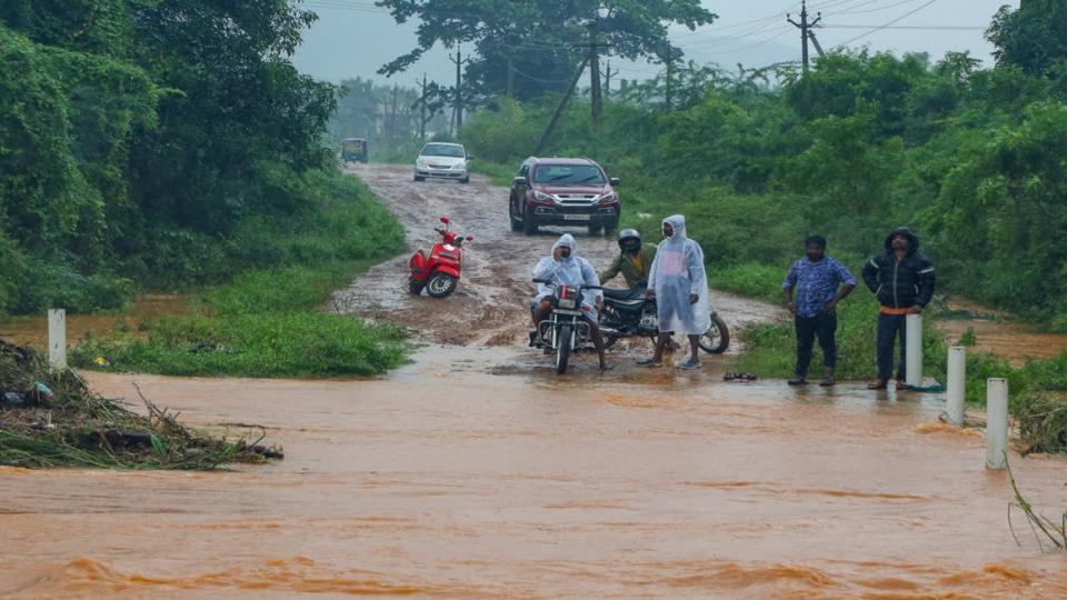 Heavy Rain Inundates Crops, Disrupts Traffic in East Godavari