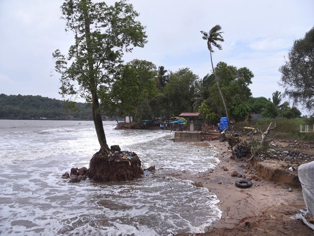 centralteamtovisitkochiinkeralatoassessesdamagescausedbycycloneockhi