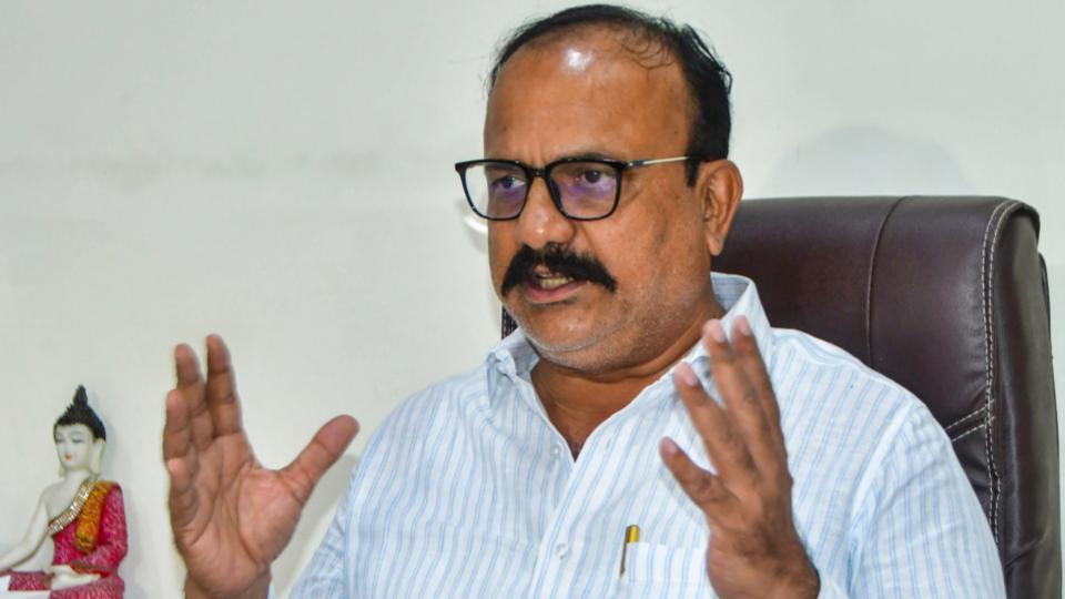 Congress Alleges Law And Order Breakdown In Maharashtra