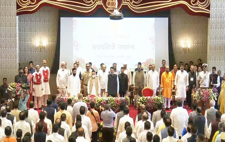 maharashtranewcabinetofshivsenabjpgovernmentswornin