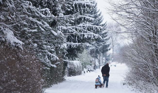 freshsnowfallrainsinmanyareasofkashmir