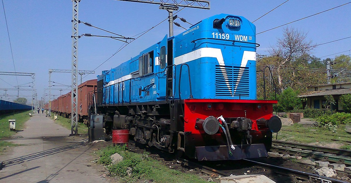 railwaypermitsfreetransportationofaidandreliefmaterialstocycloneaffectedstates