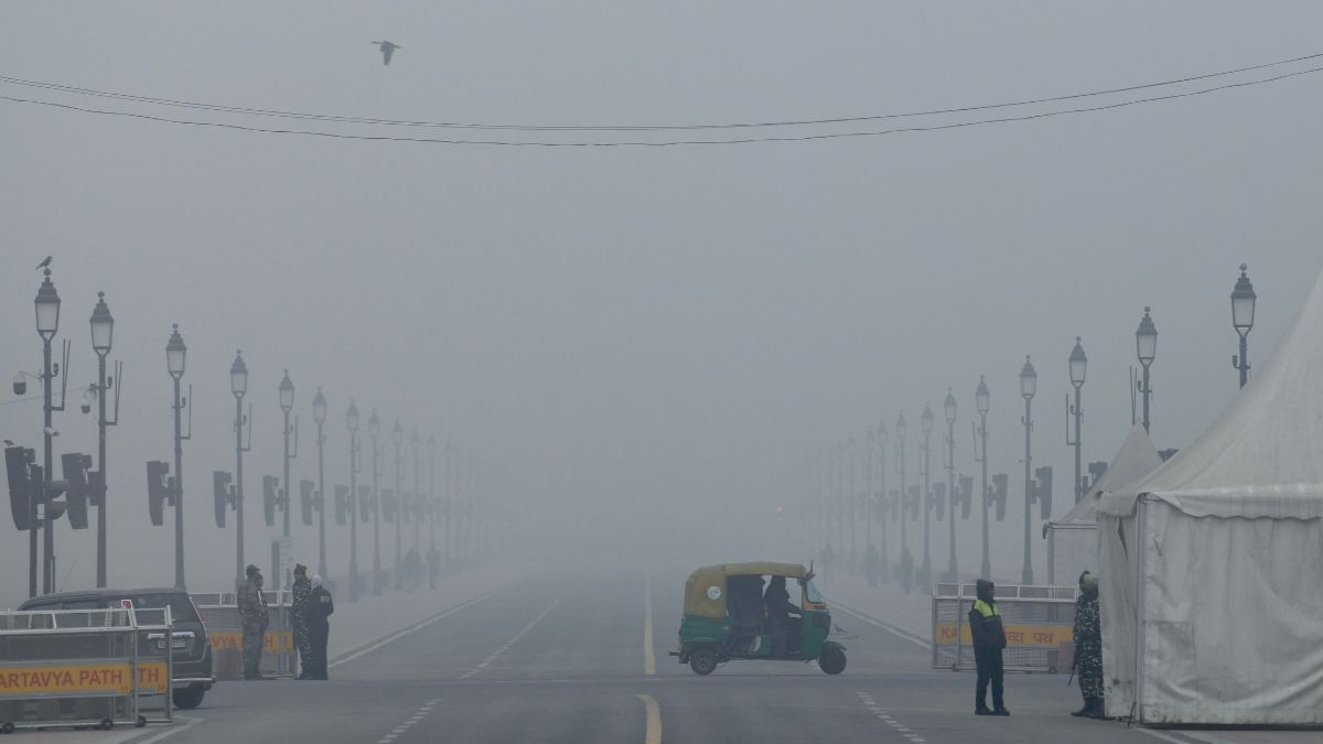 imdpredictsdensetoverydensefogconditionstoremainacrossnorthindianstatesfortwodays