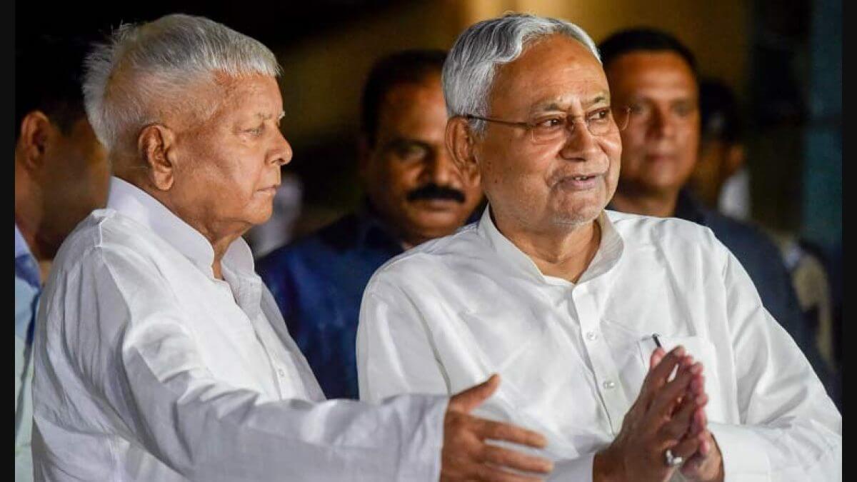 nitishkumarlaluyadavleaveindiablocmeetingoverbackingtokharge:sources