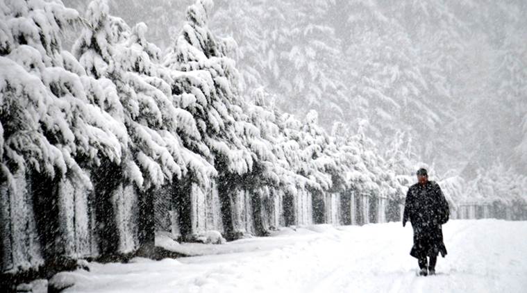 heavysnowfallcutsoffkashmirfromrestofcountry
