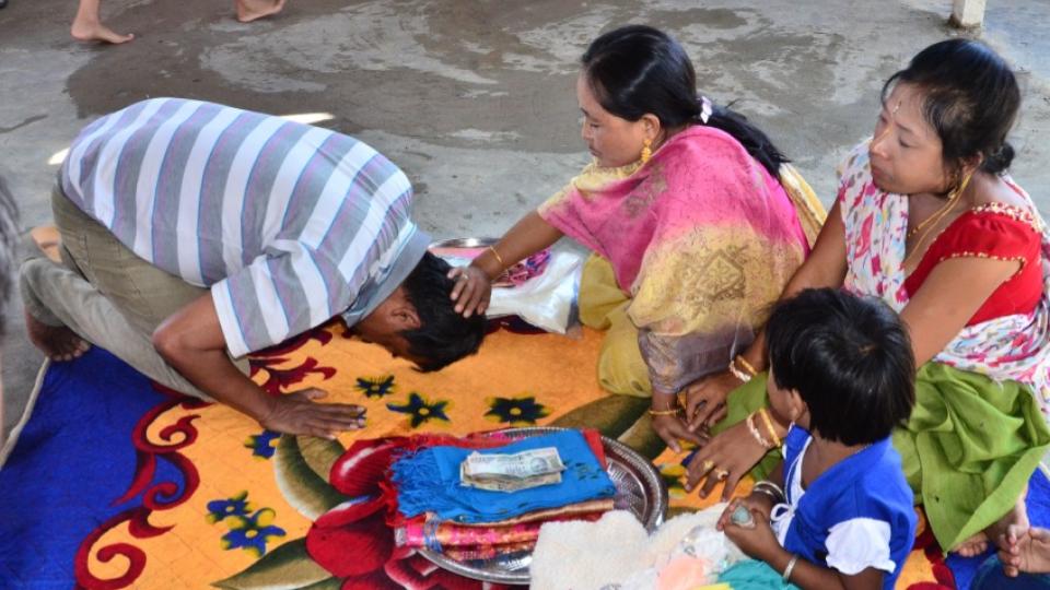 manipurpeoplecelebratesningolchakoubafestival