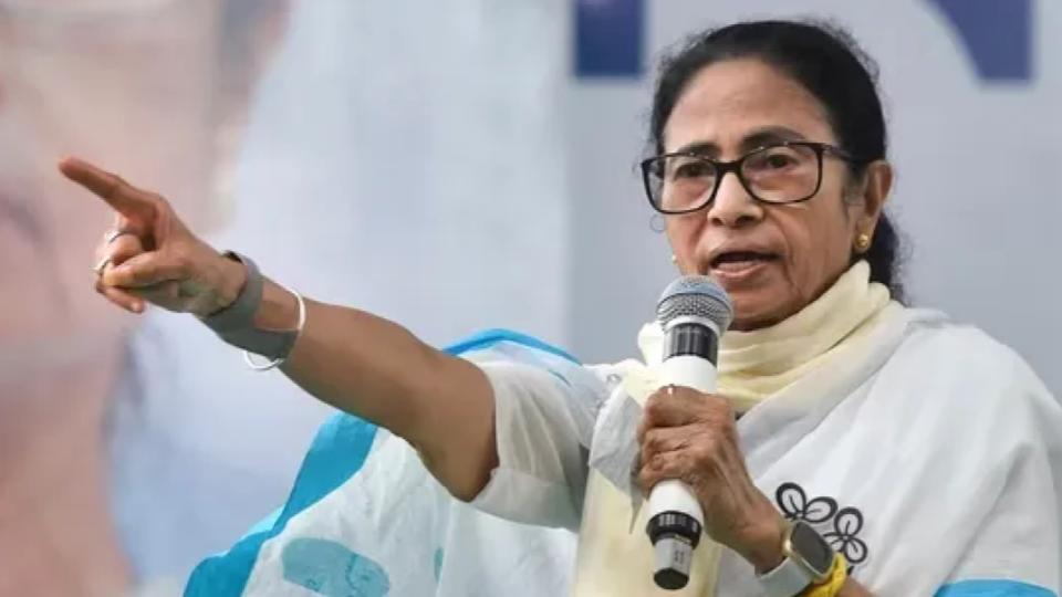 CM Mamta to File Case Against Amit Shah Over Violent Remarks