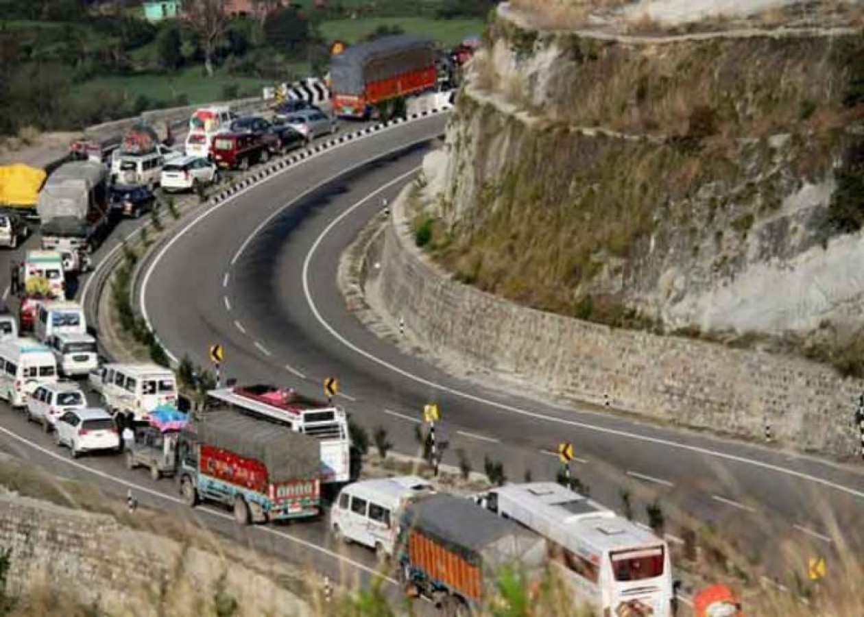 jammusrinagarnhclosedforvehiculartrafficamidstmultiplelandslides