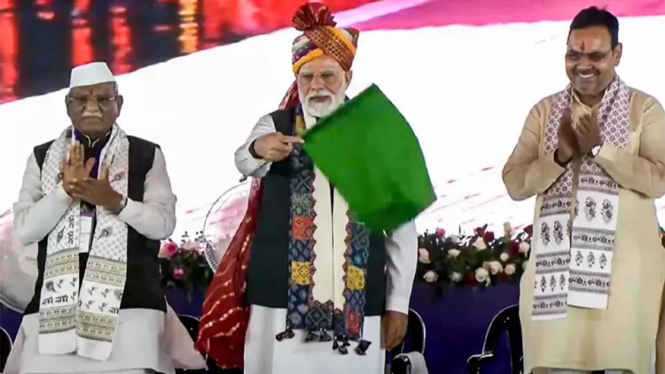 PM Modi inaugurates Rs 1.22 lakh crore projects in Rajasthan
