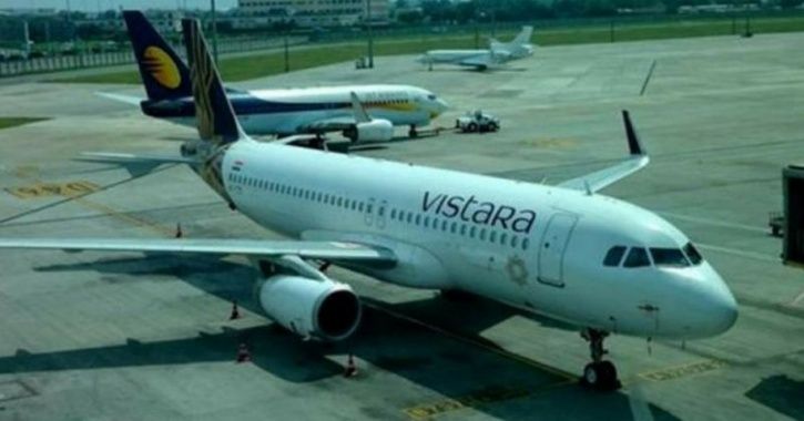 vistaraflightpassengercomplainedofspottingacockroachinhisfood