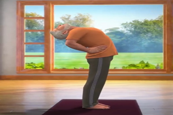 pmmodisharesvideoclipofbhadrasanaaheadofinternationalyogaday
