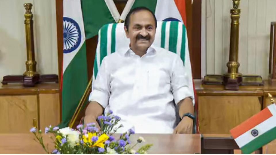 keralacmsatheesansingingvandemataraminfullnotmandatory