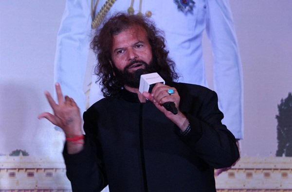 willsuearvindkejriwalformaligningmyimage:punjabisingerhansrajhans