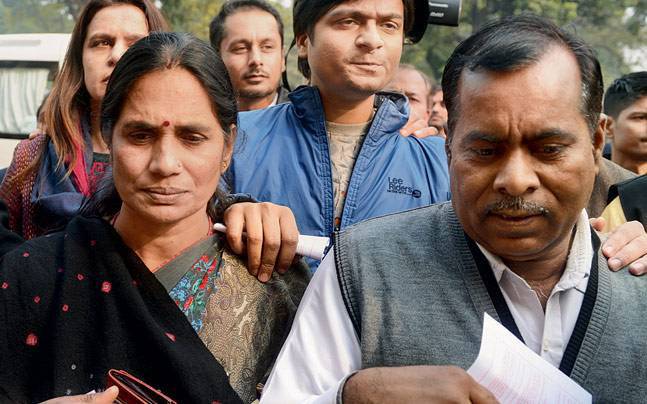 nirbhayasparentsrequestcourttofasttrackdeathsentenceofconvicts