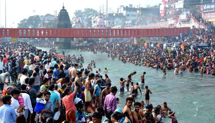 pilgrimsmakebeelineforayodhyaforholydiponkartikpoornima