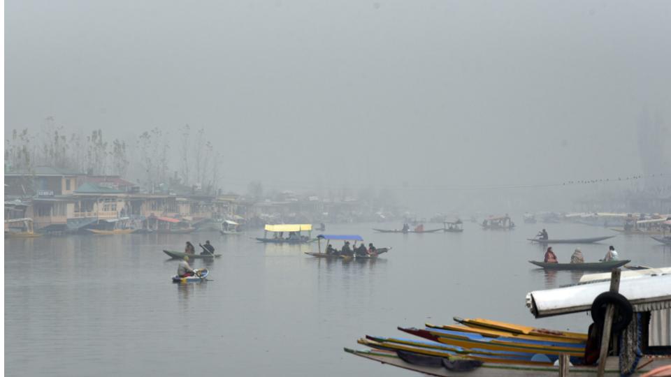 Cold Wave Tightens Grip Over Kashmir valley And Pulwama