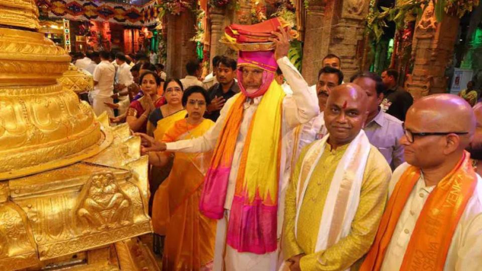 andhrapradeshcmchandrababunaidudirectsttdtoupholdtemplesanctity