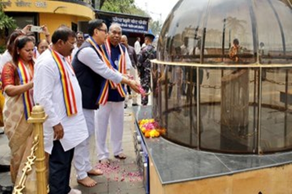 unionministerkirenrijijuannouncesdevelopmentofallgautambuddhasitesinmaharashtra