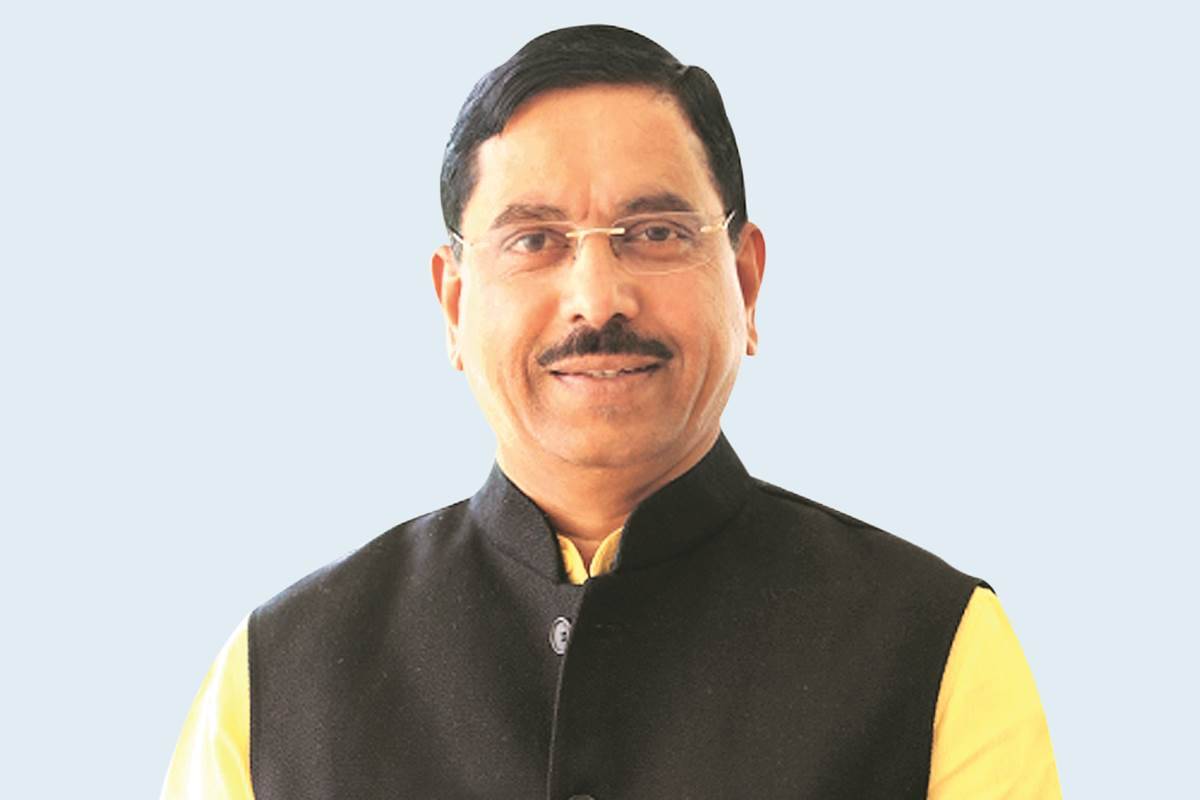 unionministerprahladjoshihastakentheissueofpresenceofanimalfatintheladdusoftirupatitempleseriously
