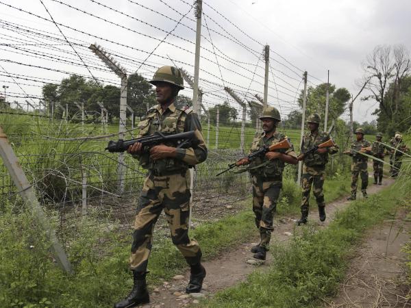 twoinfiltratingpakistaniterroristsheldfromlocinkashmir