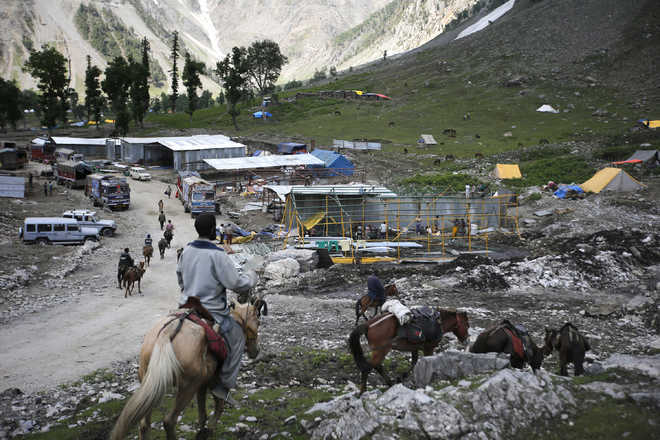 14thbatchof5210pilgrimsleavejammuforamarnath