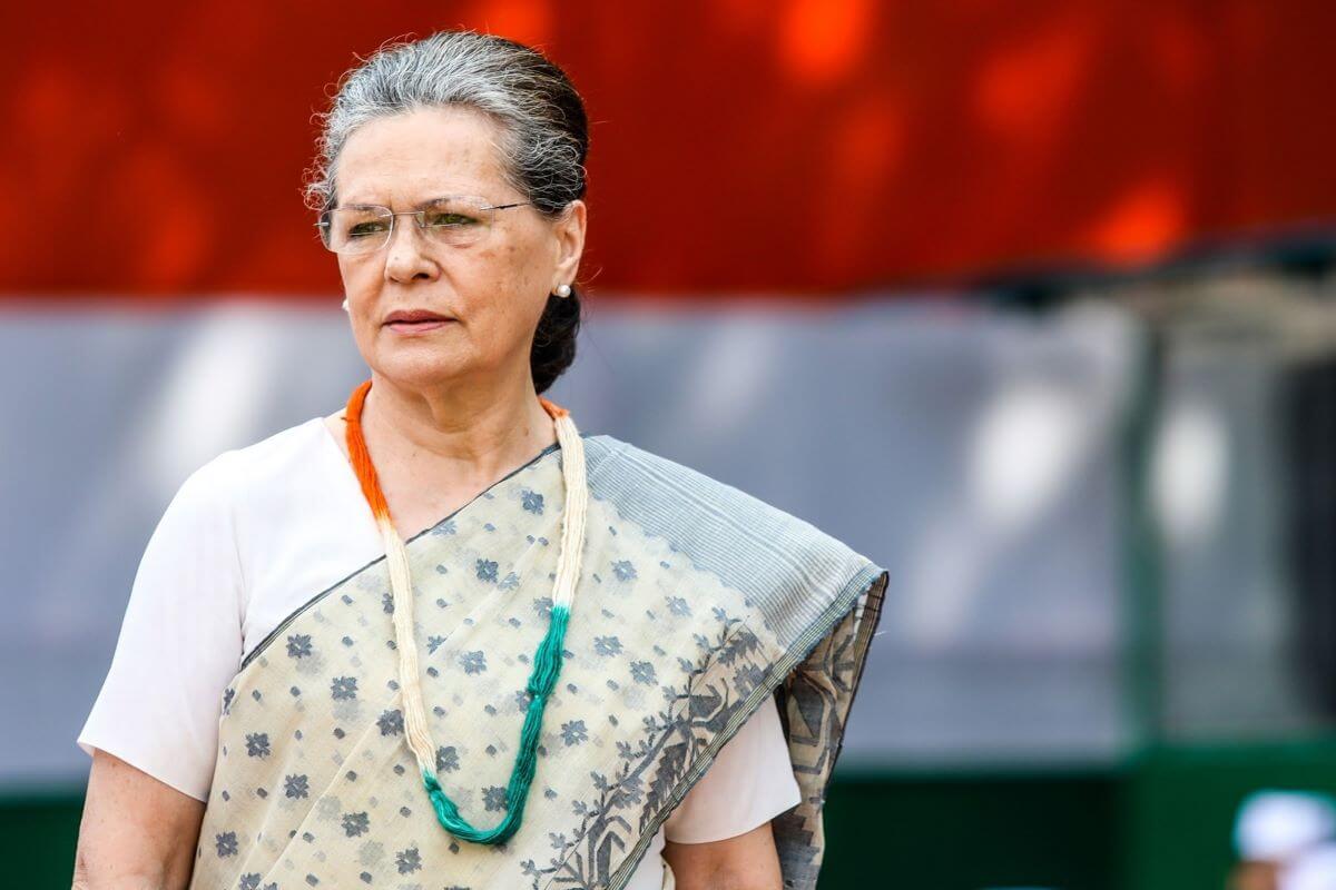 soniagandhinottoattendkarnatakagovtformationceremony