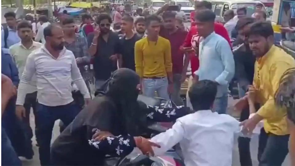 videoofinterfaithcoupleontheirwaytoregistermarriageattackedbyhindutvagoons
