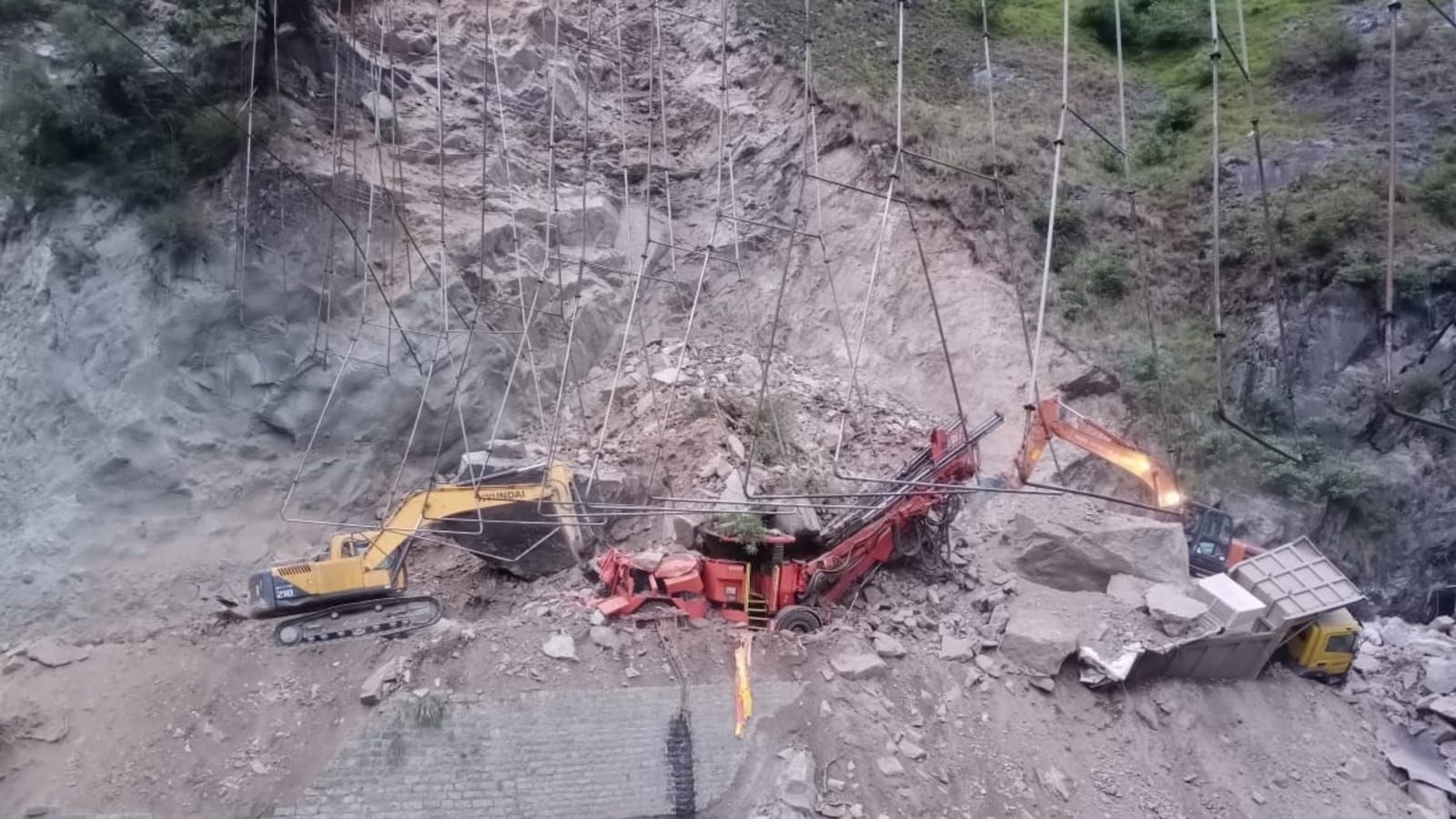 Tunnel along Jammu-Srinagar highway collapses; 6 trapped