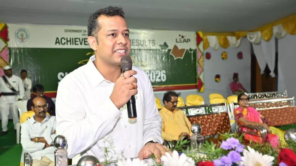 260 Students Felicitated At Shining Stars Awards In Nellore