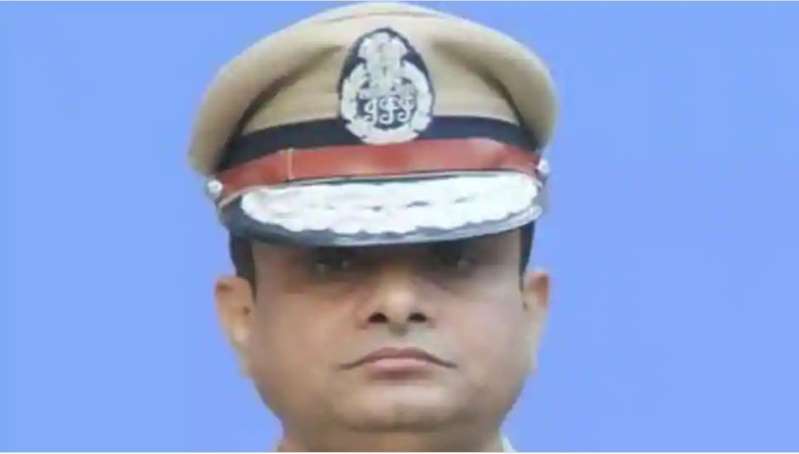 kolkatapolicecommissionerrajeevkumar‘goesmissing’ascbiprobeschitfundscams